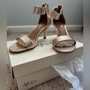 Style & Co. Women's Gold Heels